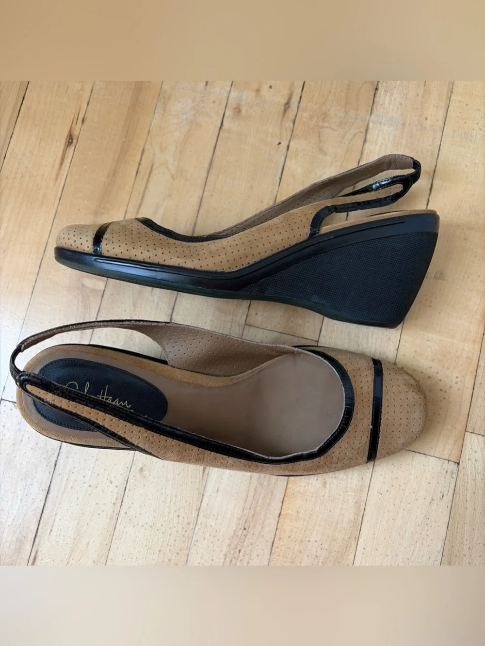 Cole Haan NikeAir Women’s Size 9.5B Nubuck Perforated Leather Wedge‎ Heel